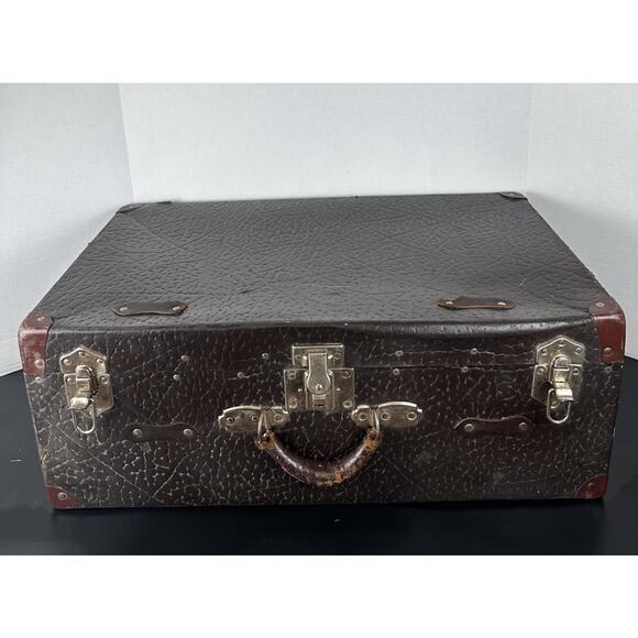 Antique Belber Luggage Trunk – 1920s-30s Wardrobe Trunk with Original Hardware - Picture 1 of 13